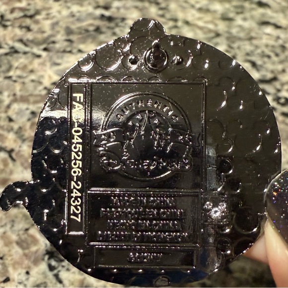 Disney Trading Pin - Skeletal Helmsman from the Pirates of the Caribbean - Picture 6 of 6